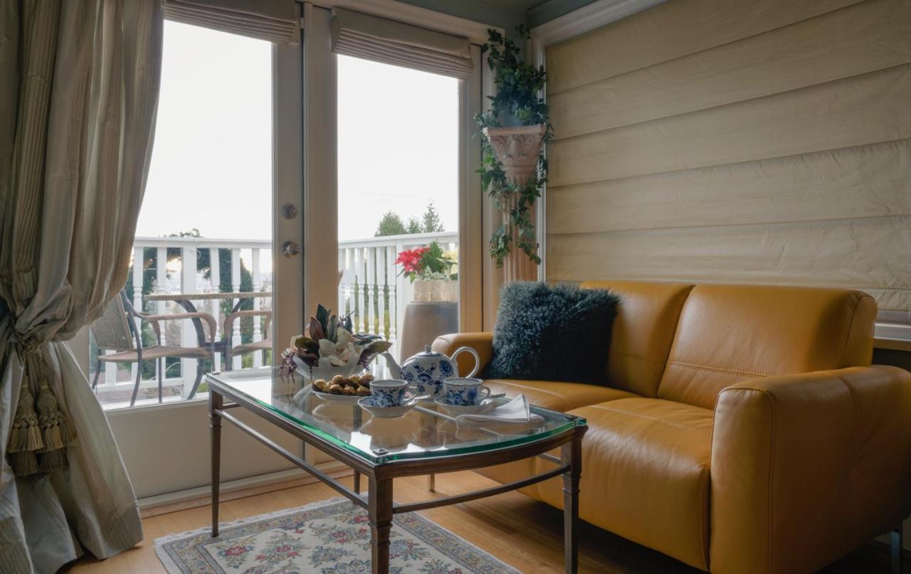 Crystal'S View Bed & Breakfast Βόρειο Βανκούβερ Εξωτερικό φωτογραφία